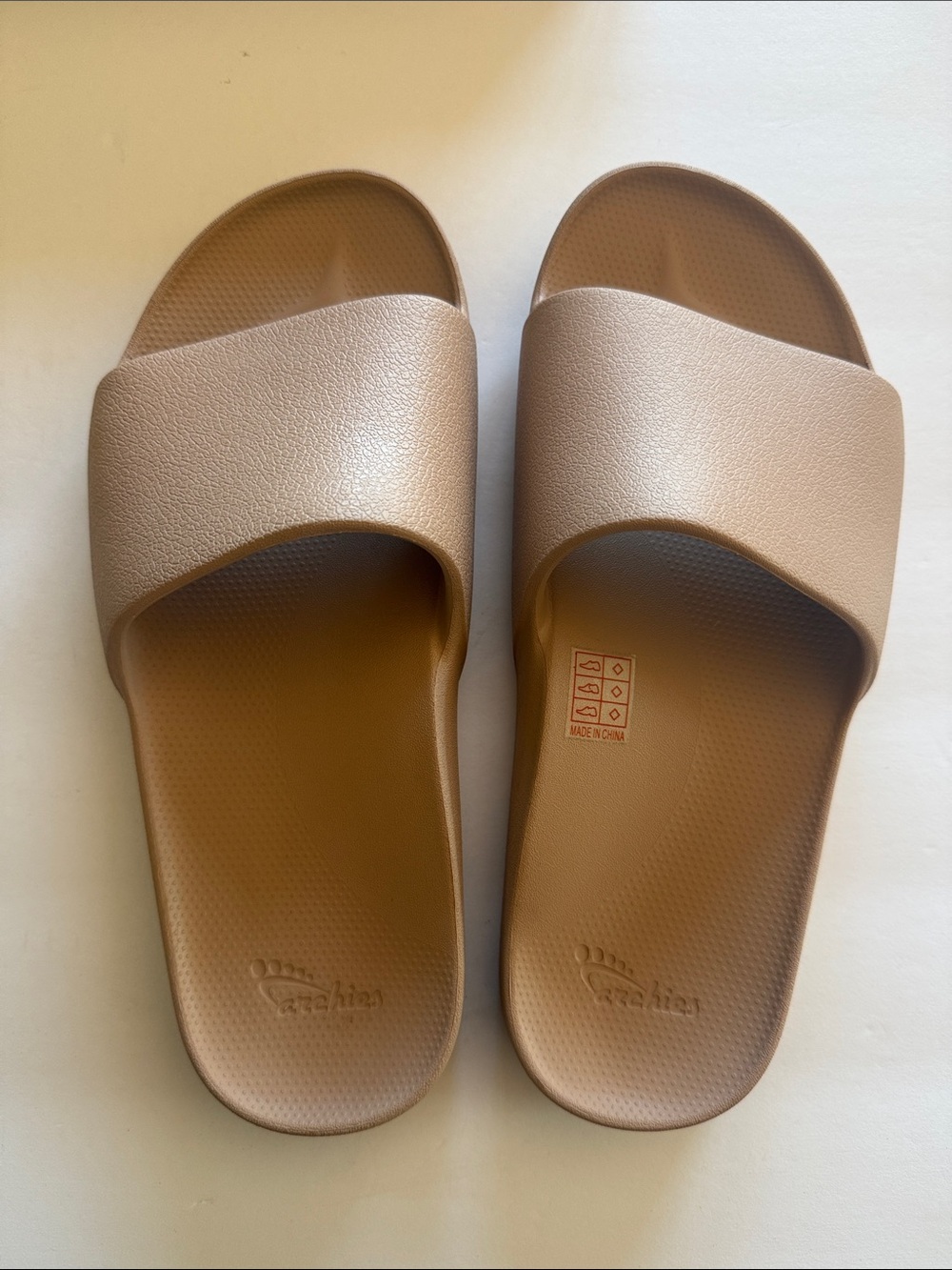 Archies plastic slides blush women’s 9 worn once